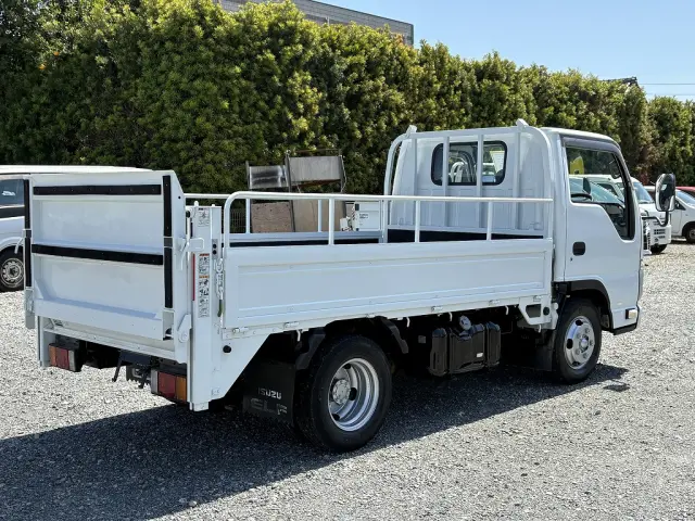 いすゞ エルフ TRG-NJR85A(2WD)の写真9