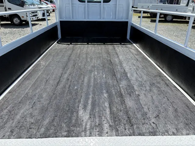 いすゞ エルフ TRG-NJR85A(2WD)の写真12