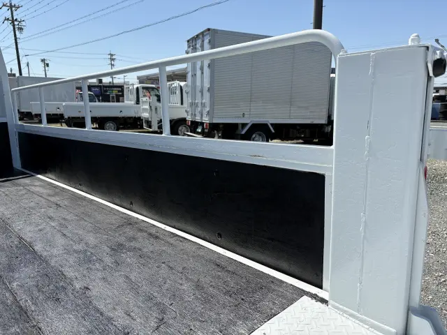 いすゞ エルフ TRG-NJR85A(2WD)の写真14