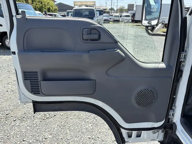 いすゞ エルフ TRG-NJR85A(2WD)の写真38
