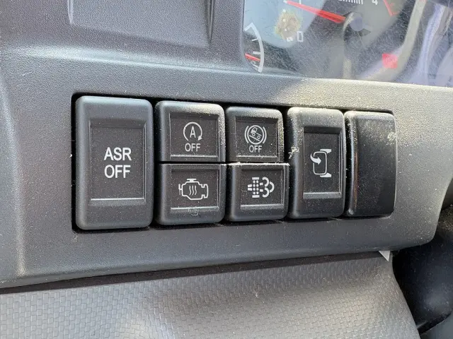 いすゞ エルフ TRG-NJR85A(2WD)の写真46