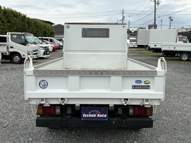 いすゞ エルフ BKG-NJR85AD(2WD)の写真2