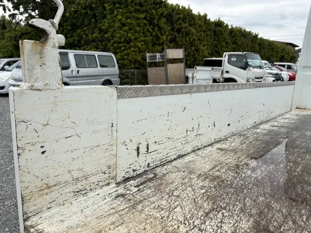 いすゞ エルフ BKG-NJR85AD(2WD)の写真15