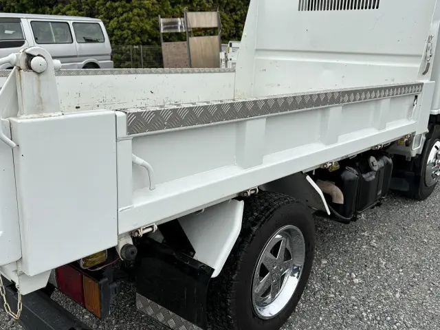 いすゞ エルフ BKG-NJR85AD(2WD)の写真17