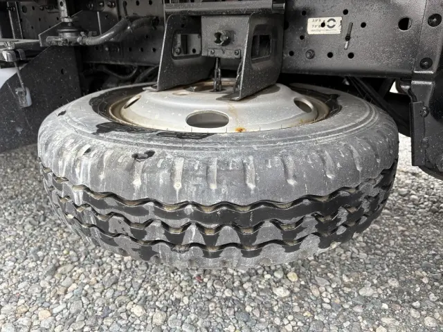 いすゞ エルフ BKG-NJR85AD(2WD)の写真20