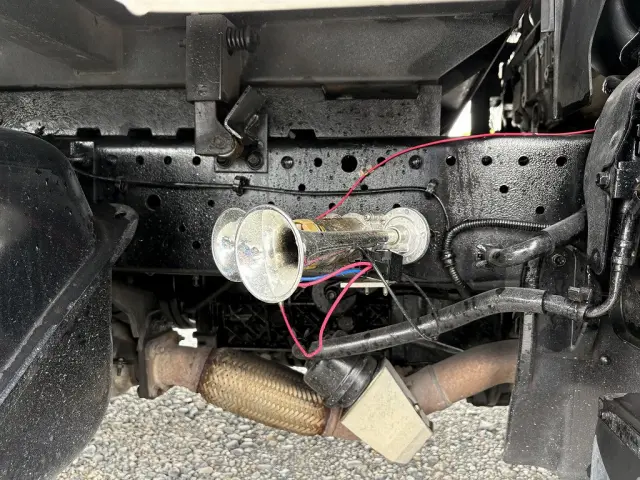 いすゞ エルフ BKG-NJR85AD(2WD)の写真22