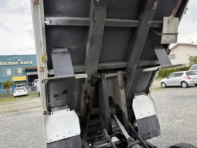 いすゞ エルフ BKG-NJR85AD(2WD)の写真34