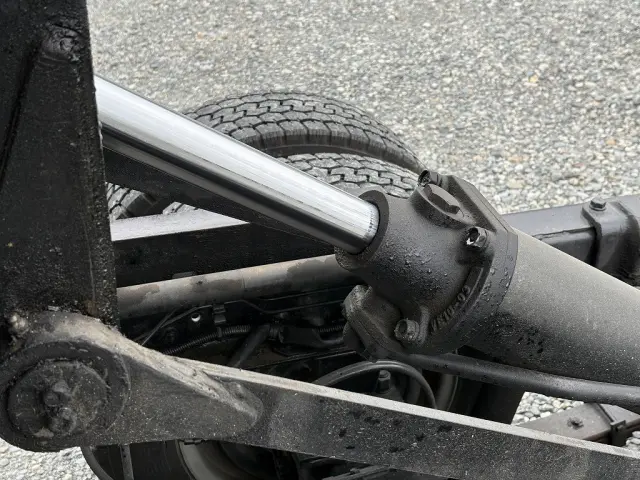 いすゞ エルフ BKG-NJR85AD(2WD)の写真36