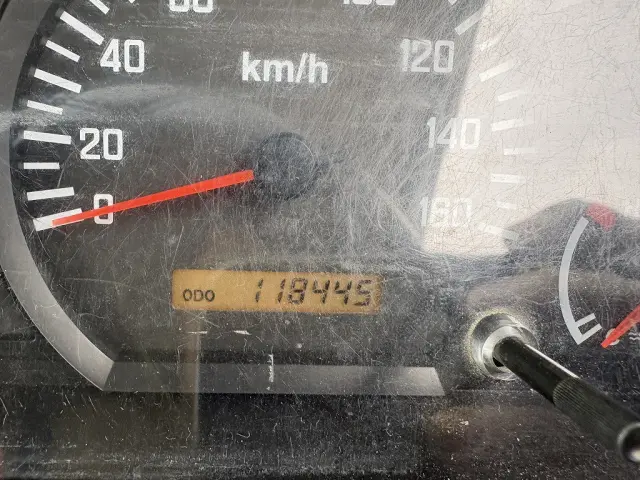 いすゞ エルフ BKG-NJR85AD(2WD)の写真45