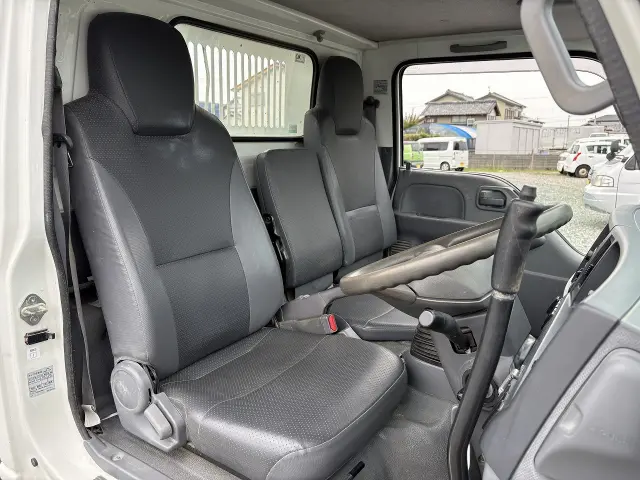 いすゞ エルフ 2RG-NJR88AD(2WD)の写真3