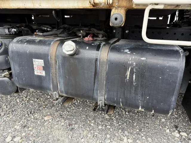 いすゞ エルフ 2RG-NJR88AD(2WD)の写真21