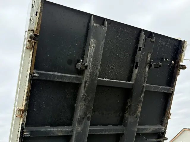 いすゞ エルフ 2RG-NJR88AD(2WD)の写真28