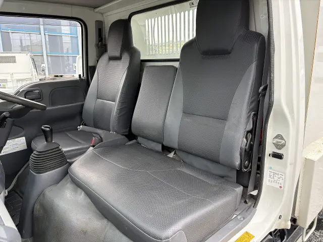 いすゞ エルフ 2RG-NJR88AD(2WD)の写真37