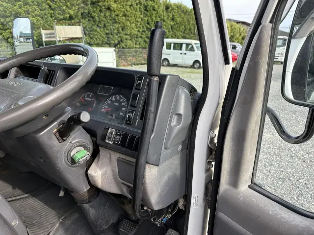 いすゞ エルフ TKG-NKR85AD(2WD)の写真41