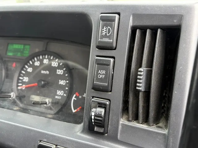 いすゞ エルフ 2RG-NJR88AD(2WD)の写真43