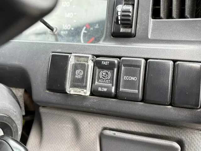 いすゞ エルフ 2RG-NJR88AD(2WD)の写真44