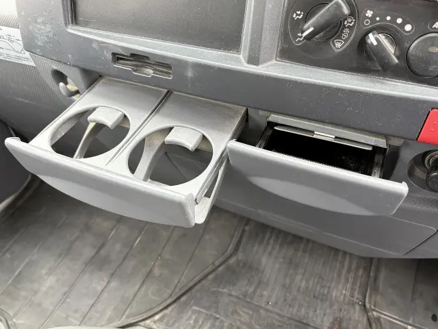 いすゞ エルフ 2RG-NJR88AD(2WD)の写真47