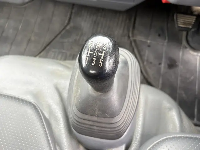 いすゞ エルフ 2RG-NJR88AD(2WD)の写真48