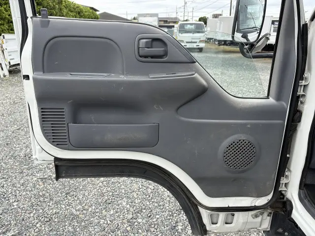 いすゞ エルフ TPG-NJR85AD(2WD)の写真37