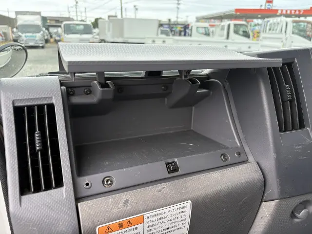 いすゞ エルフ TPG-NJR85AD(2WD)の写真39