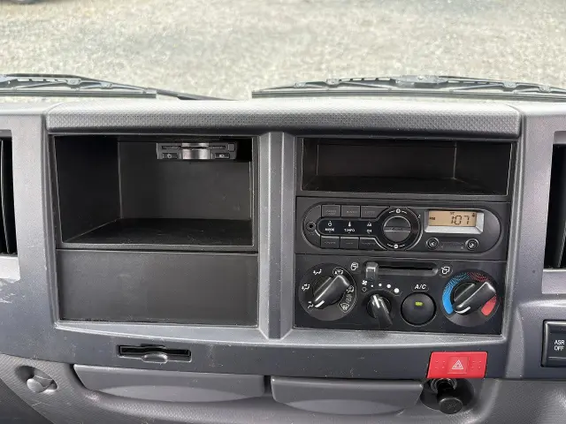 いすゞ エルフ TPG-NJR85AD(2WD)の写真45