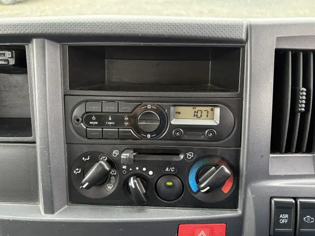 いすゞ エルフ TPG-NJR85AD(2WD)の写真46