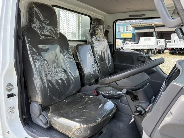 いすゞ エルフ TPG-NJR85A(2WD)の写真3