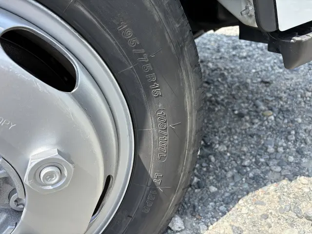いすゞ エルフ TPG-NJR85A(2WD)の写真19
