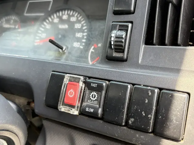 いすゞ エルフ TPG-NJR85A(2WD)の写真42