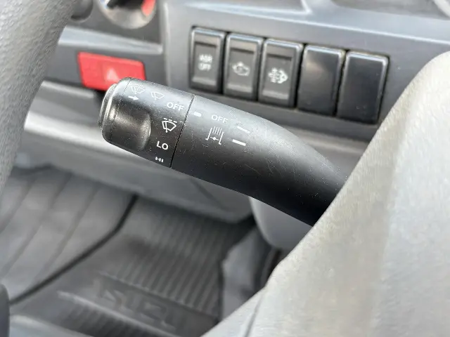 いすゞ エルフ TPG-NJR85A(2WD)の写真44