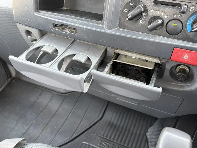いすゞ エルフ TPG-NJR85A(2WD)の写真48