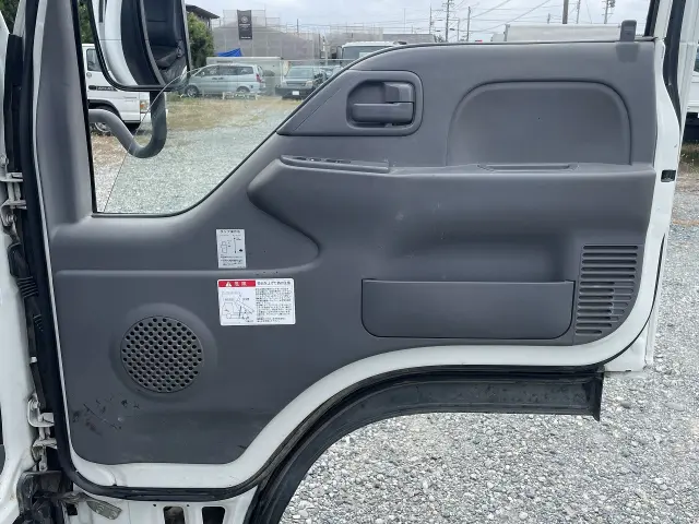 いすゞ エルフ TPG-NJR85AD(2WD)の写真38