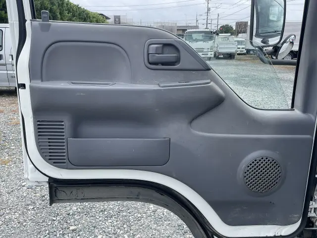 いすゞ エルフ TPG-NJR85AD(2WD)の写真39