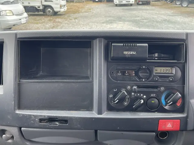 いすゞ エルフ TPG-NJR85AD(2WD)の写真46