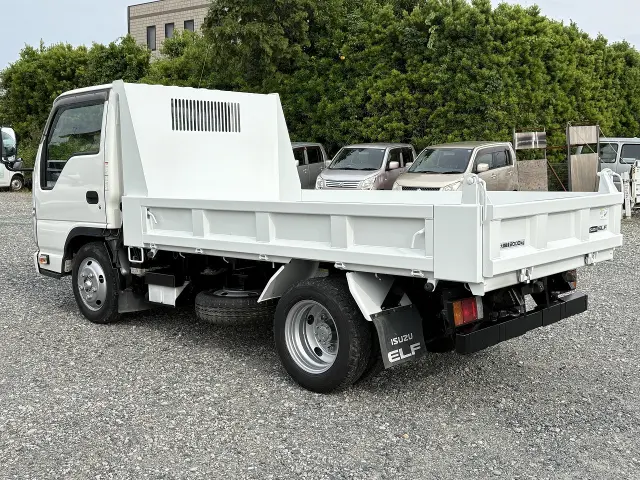 いすゞ エルフ 2RG-NJR88AD(2WD)の写真9