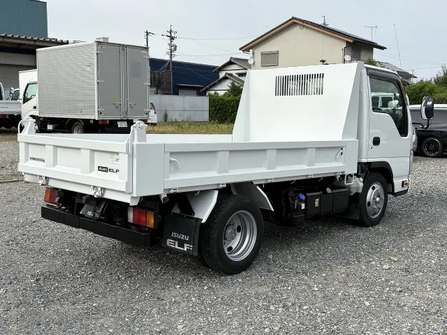 いすゞ エルフ 2RG-NJR88AD(2WD)の写真10