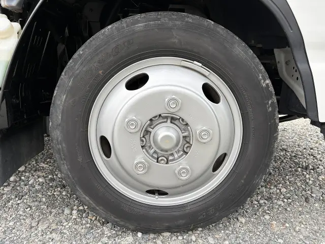 いすゞ エルフ 2RG-NJR88AD(2WD)の写真18