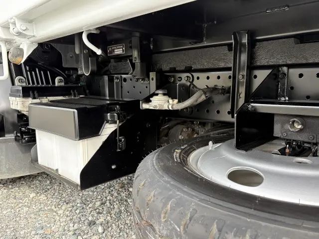 いすゞ エルフ 2RG-NJR88AD(2WD)の写真27