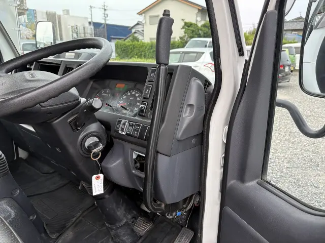 いすゞ エルフ 2RG-NJR88AD(2WD)の写真40