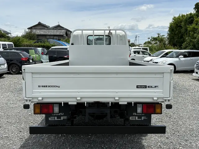 いすゞ エルフ TRG-NMR85AR(2WD)の写真2