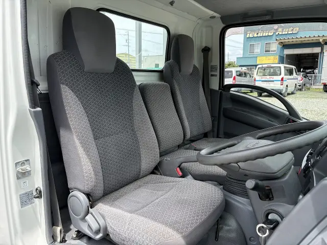 いすゞ エルフ TRG-NMR85AR(2WD)の写真3