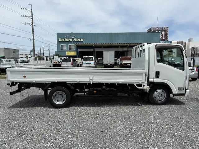 いすゞ エルフ TRG-NMR85AR(2WD)の写真8