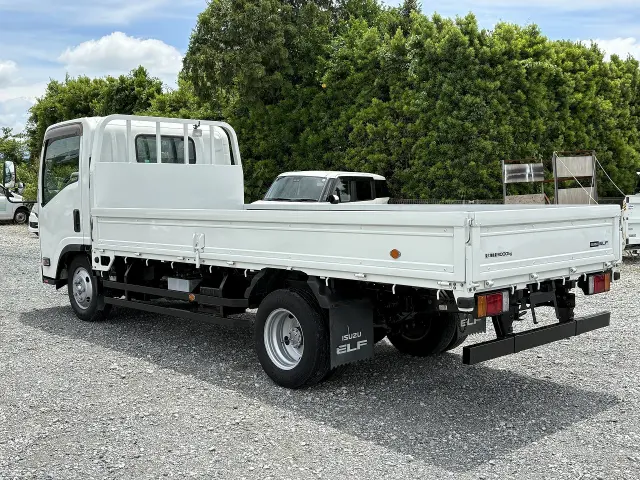 いすゞ エルフ TRG-NMR85AR(2WD)の写真9