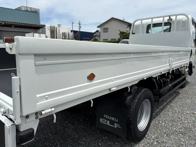 いすゞ エルフ TRG-NMR85AR(2WD)の写真15