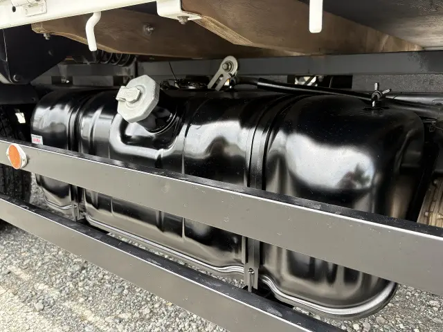 いすゞ エルフ TRG-NMR85AR(2WD)の写真21