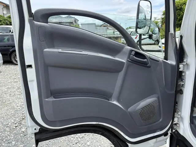 いすゞ エルフ TRG-NMR85AR(2WD)の写真37