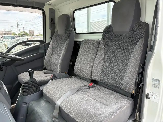 いすゞ エルフ TRG-NMR85AR(2WD)の写真38
