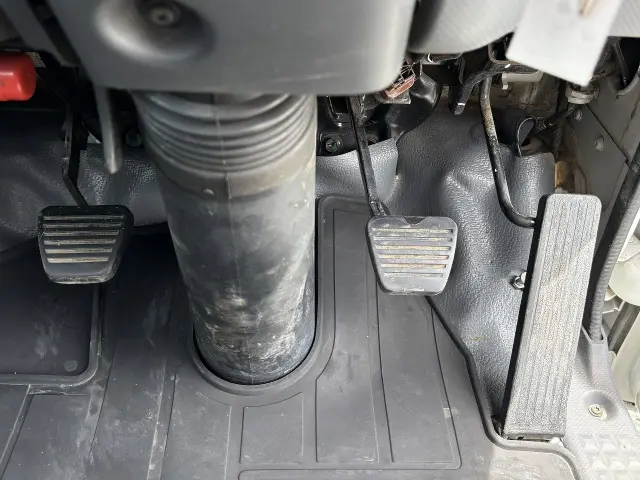 いすゞ エルフ TRG-NMR85AR(2WD)の写真42