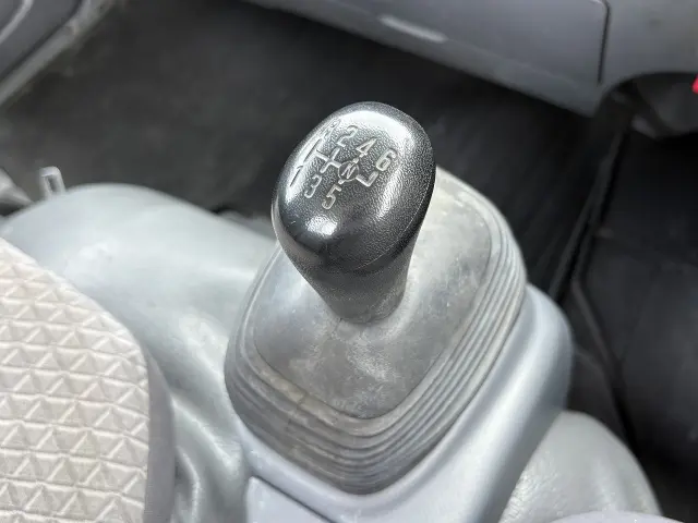 いすゞ エルフ TRG-NMR85AR(2WD)の写真49