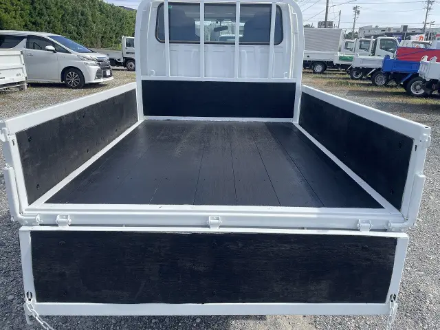 いすゞ エルフ TKG-NJR85A(2WD)の写真10